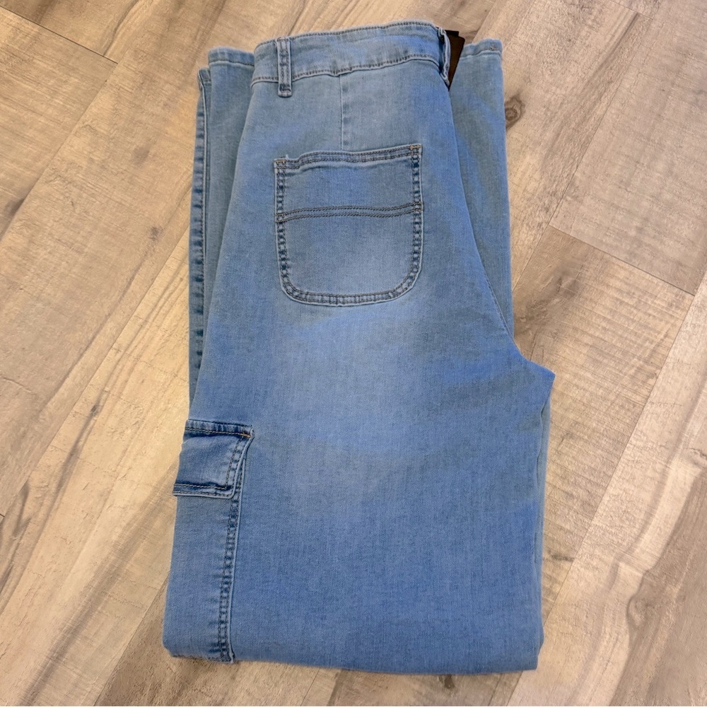 Women’s BeBe Wide Leg Cargo Baggy Jeans - Picture 4 of 5